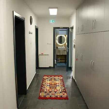 Peace Sarajevo, 72 M2, Free Parking Lägenhet